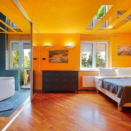 Villa & Grill Family - No Parties Allowed Warsaw