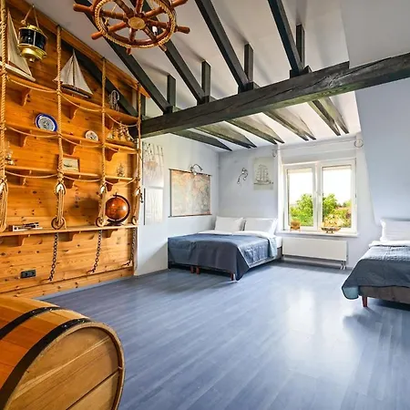 Villa & Grill Family - No Parties Allowed