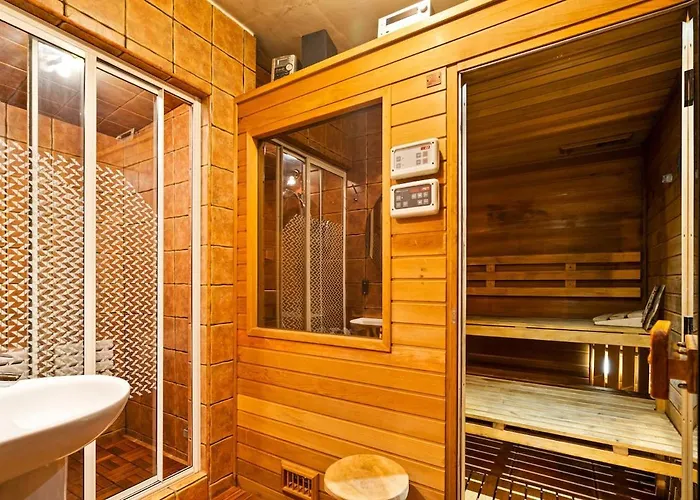 Willa & Grill Family - No Parties Allowed