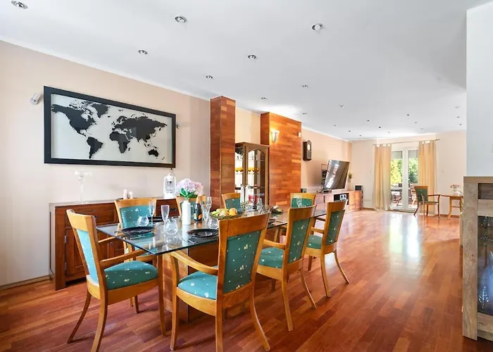 & Grill Family - No Parties Allowed Villa *