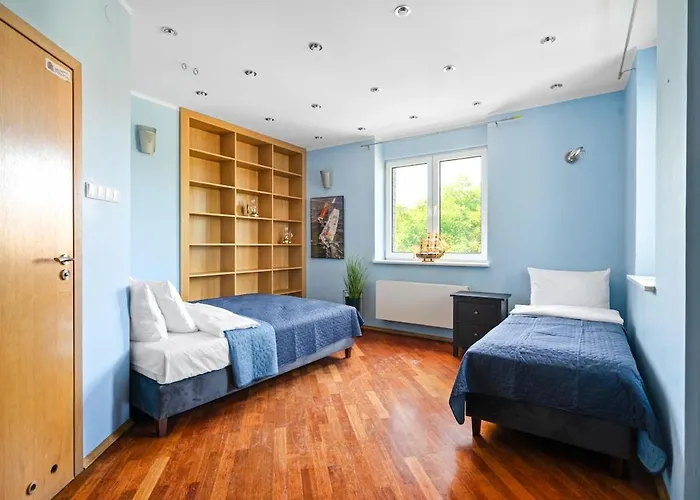 Villa & Grill Family - No Parties Allowed