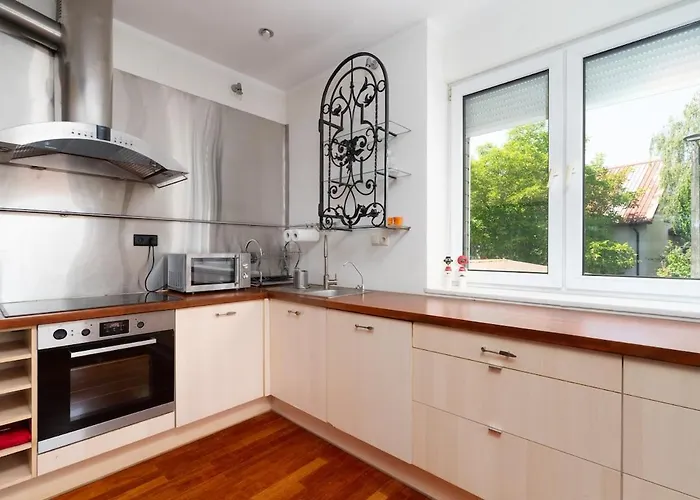 & Grill Family - No Parties Allowed Villa *